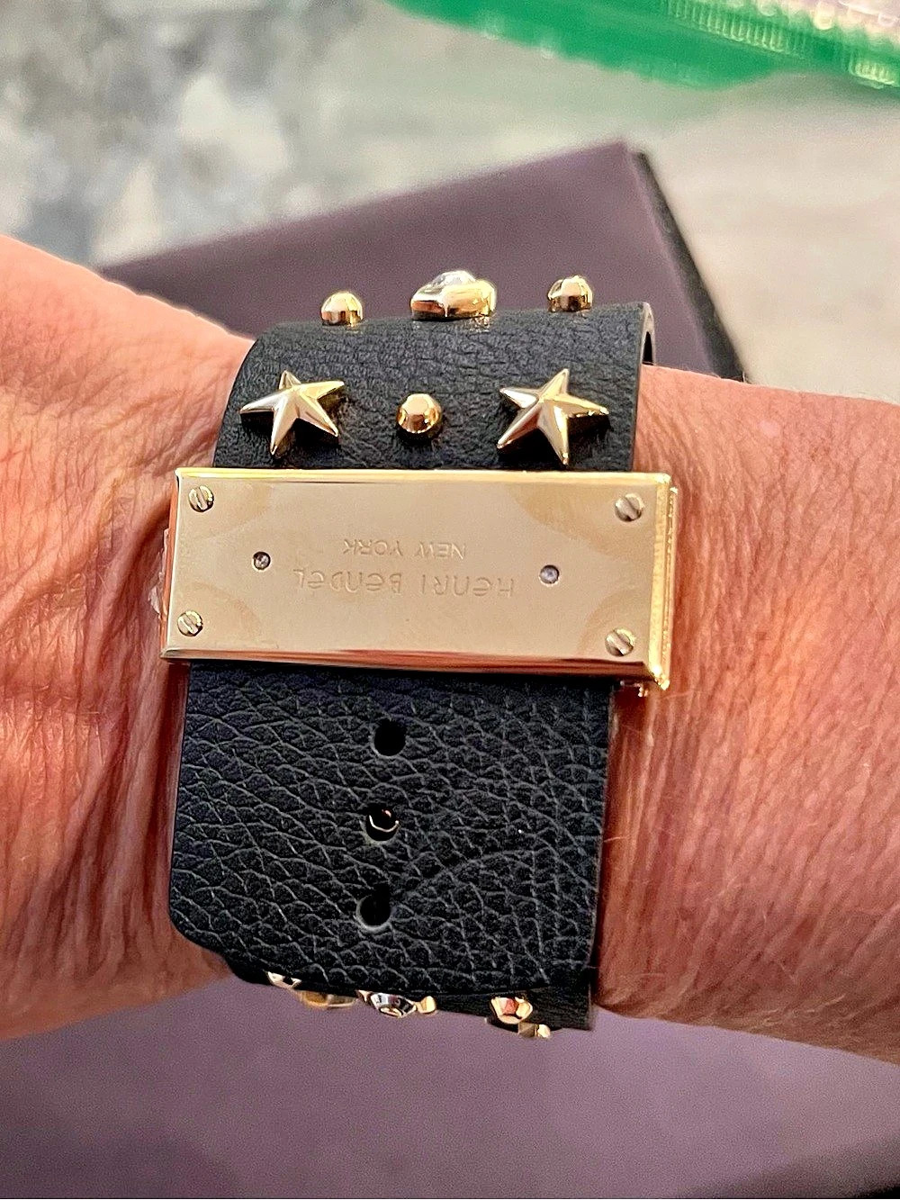 Henri Bendel Black & Gold Studded Star Bracelet NWOT - Picture 9 of 9
